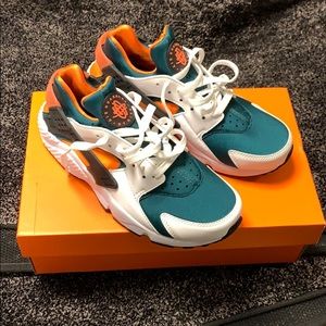 BOYS orange/green huaraches
